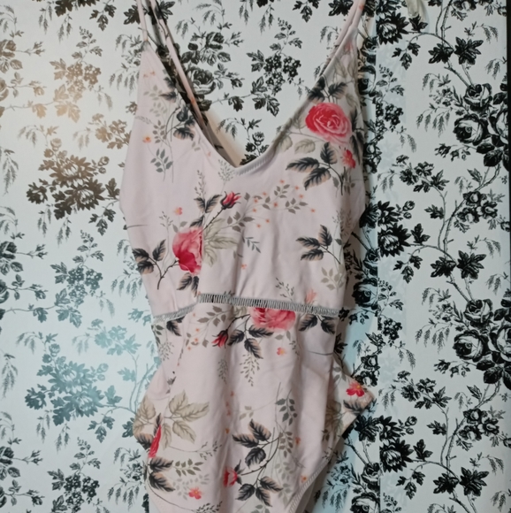 Swimsuit - Picture 1 of 3